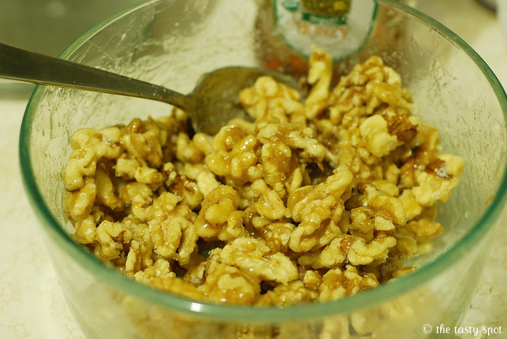 Coated walnuts