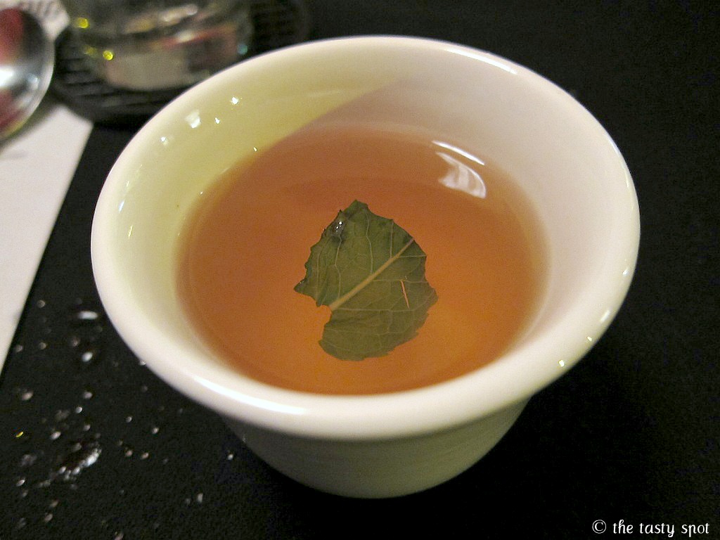 Jasmine tea with mint